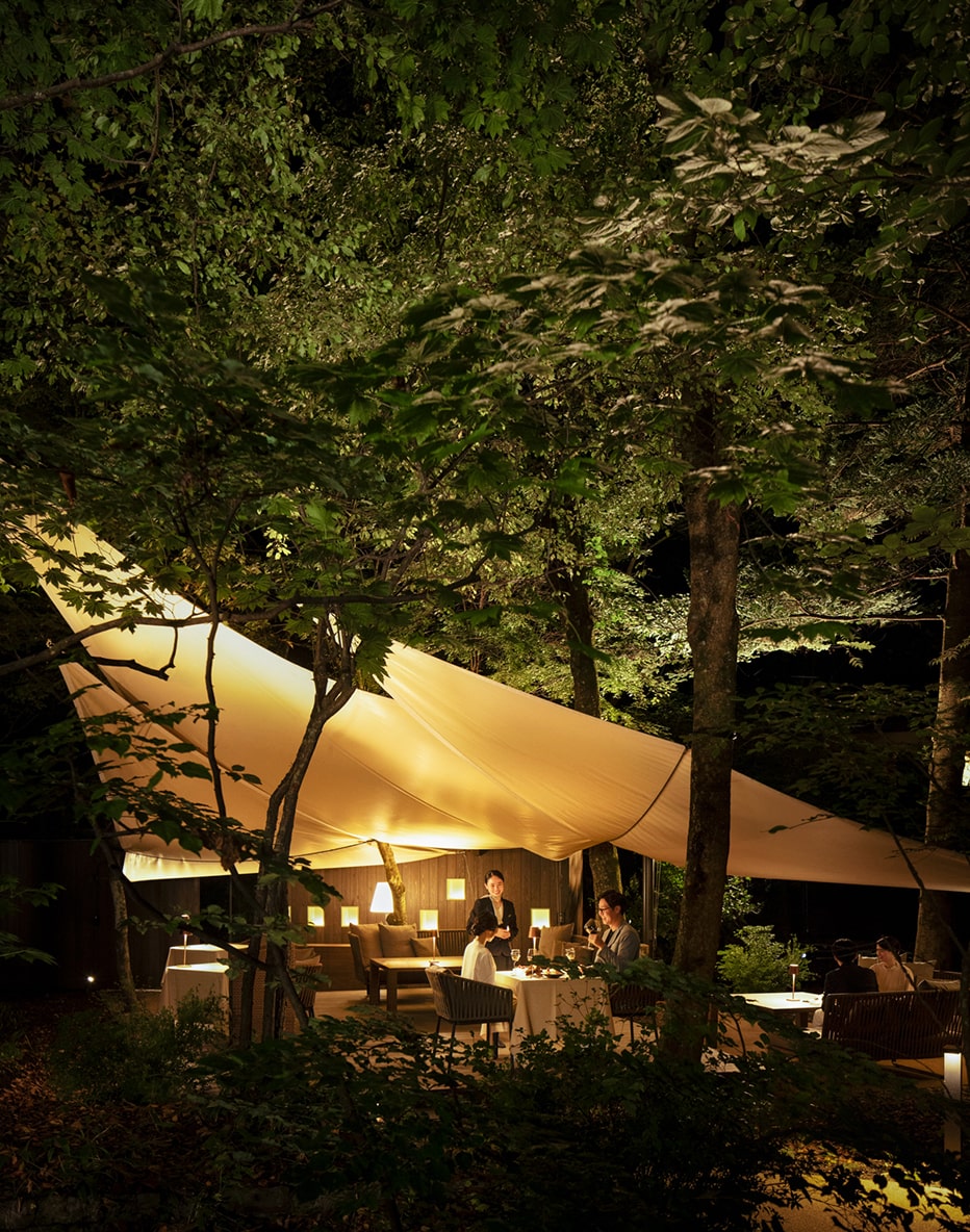 ブレストンコート　ユカワタン　テーブル