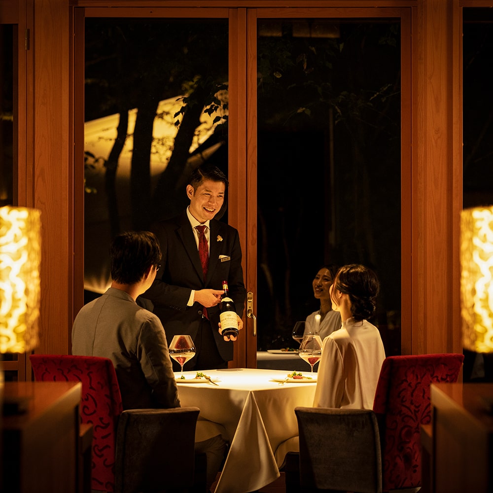 ブレストンコート　ユカワタン　テーブル