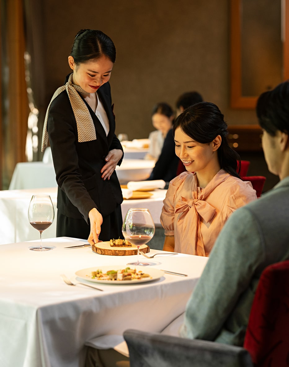 ブレストンコート　ユカワタン　テーブル